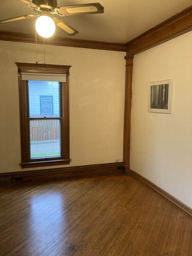 Another view of the living room - 1409 Main St