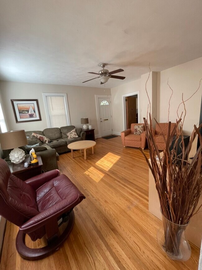 Building Photo - 1031 Memorial Ave