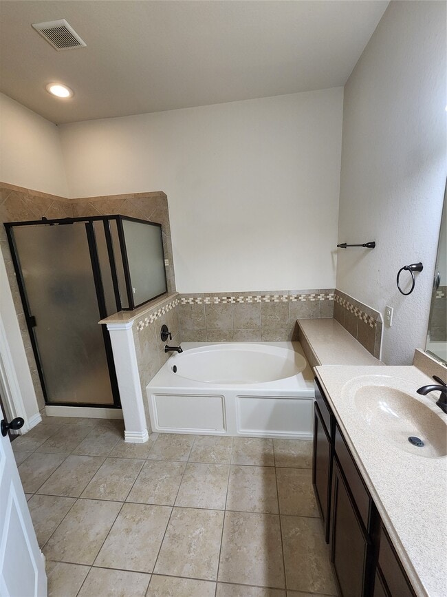 Building Photo - 4713 E Meadow Dr