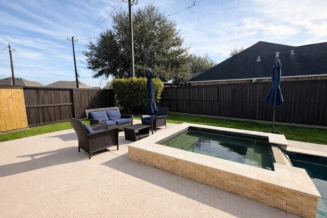 Building Photo - 111 Mdw Rdg Wy