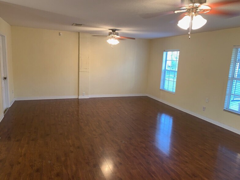 Great room - 6320 S Lansdale Cir