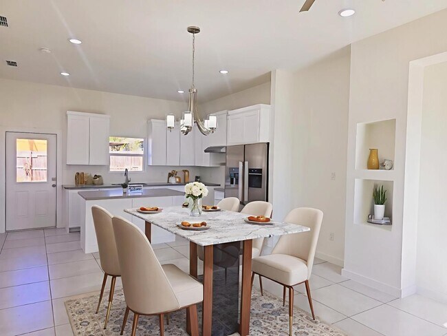 Building Photo - 5006 Cherimoya Ln