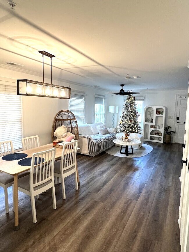 Building Photo - 429 Montgomery St