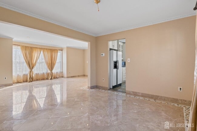 Building Photo - 12 Mershon Ln