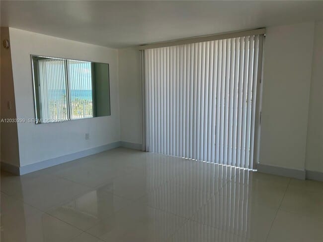 Building Photo - 1255 Collins Ave