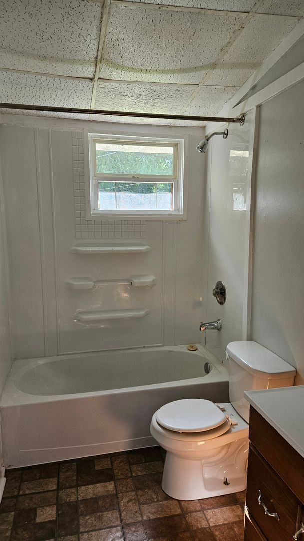 Building Photo - 2717 S Villa Dr