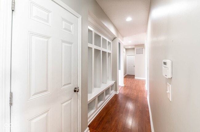 Building Photo - 1325 Brentford Ln