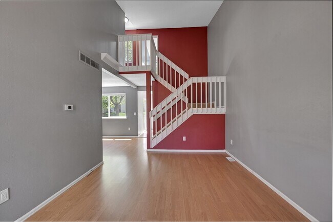 Building Photo - $2,695 - 3 Bed,  2.5 Bath Townhome in Arva...