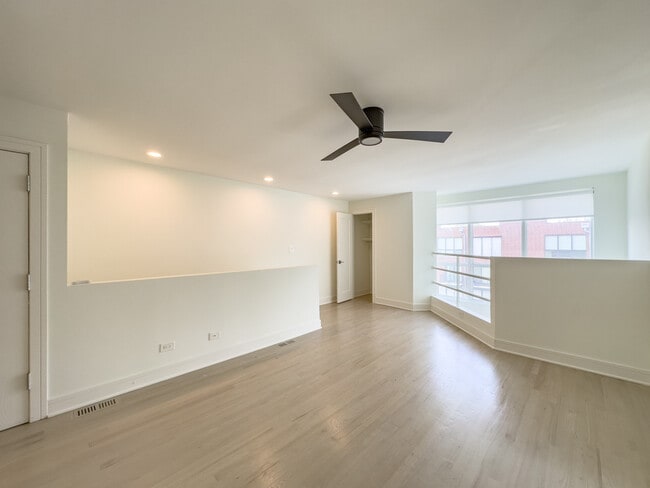 Building Photo - 949 W Grace St