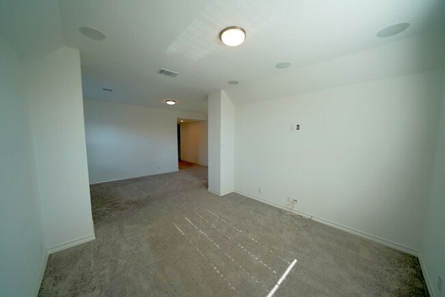 Building Photo - Luxury Living in Davis Ranch