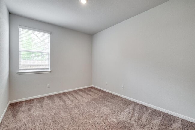 Building Photo - 128 Checkers Cv