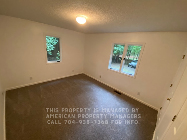 Building Photo - 148 Purple Finch Ln