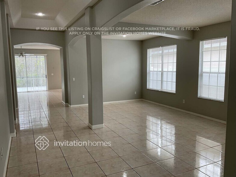 Building Photo - 1952 Bridgeview Cir