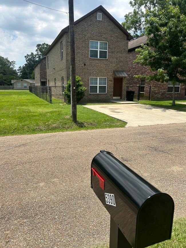 Building Photo - 5390 Paige St