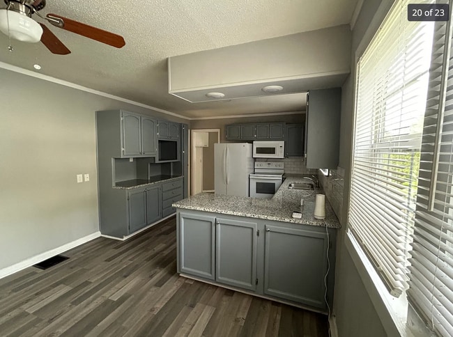 Building Photo - Perfect 3 bed 2 bath!