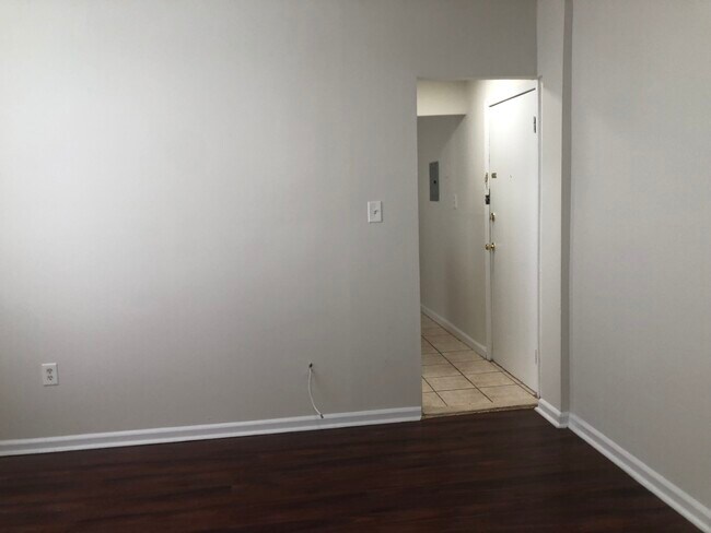 Building Photo - 7 Laidlaw Ave