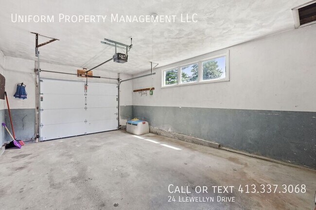 Building Photo - 24 Llewellyn Dr