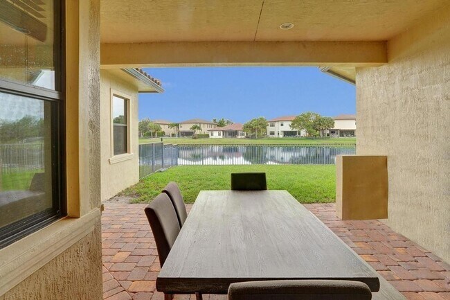 Building Photo - 8210 NW 115th Way