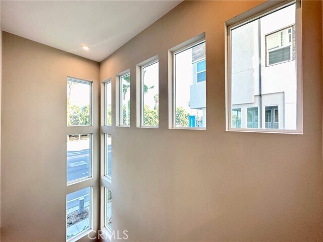 Building Photo - 1146 S Urbana St