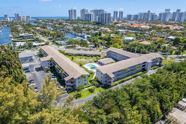 Building Photo - 700 Layne Blvd