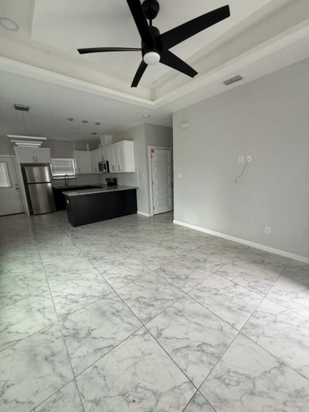 Building Photo - 5808 Northwestern Ave