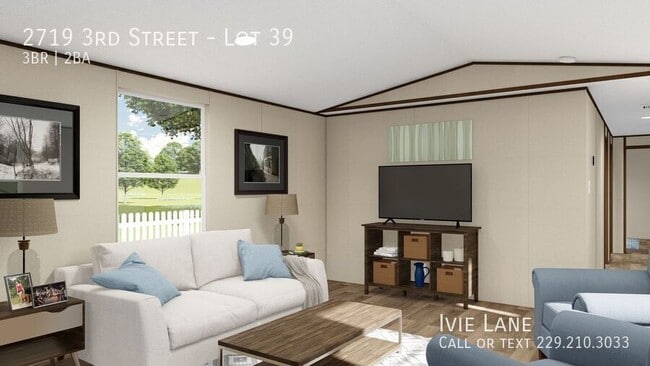 Building Photo - 2719 3rd St