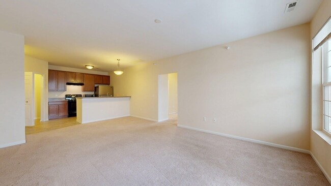 Building Photo - 1014 W Summerfield Gln Cir