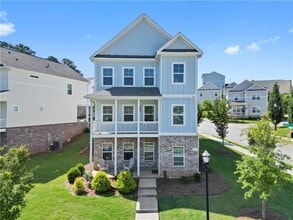 Building Photo - 1030 Shy