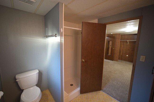 Building Photo - 2 bed 2 bath with large garage in Sequim