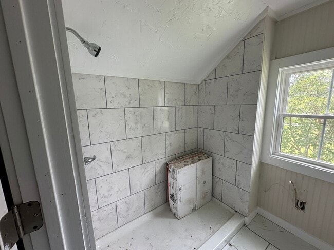 Building Photo - FULLY RENOVATED! 3 Bed/2 Bath in Wanchese