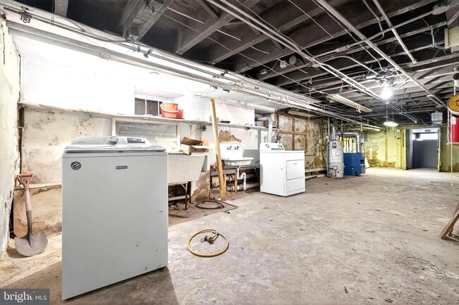 Building Photo - 413 Rector St