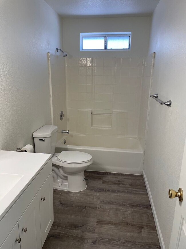 Building Photo - 1171 Regency Dr