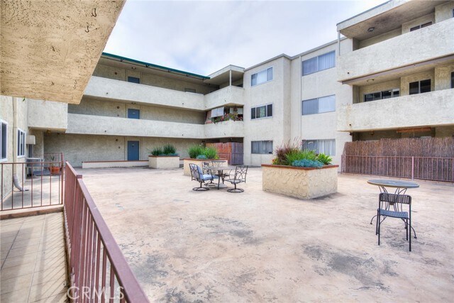 Building Photo - 125 S Sierra Madre Blvd