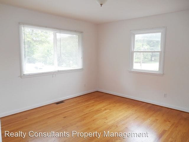 Building Photo - 4 br, 2 bath House - 1701 Elkhart Drive
