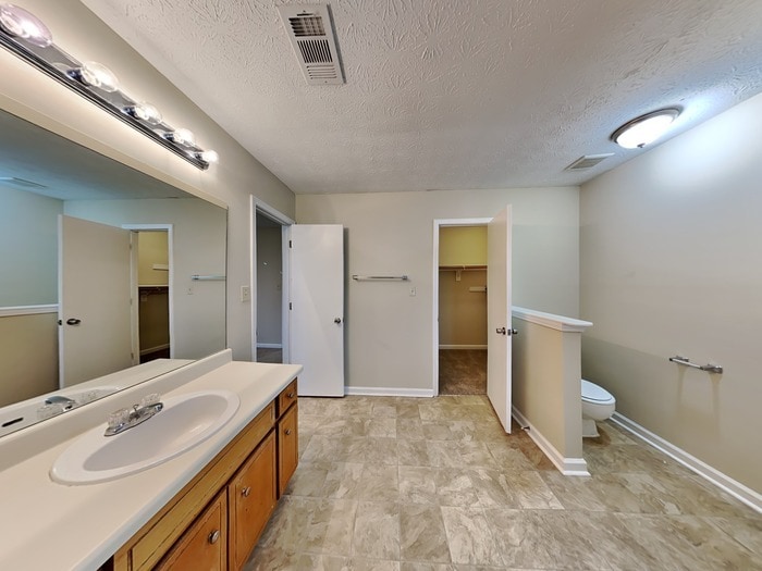 Building Photo - 411 Fieldgreen Dr