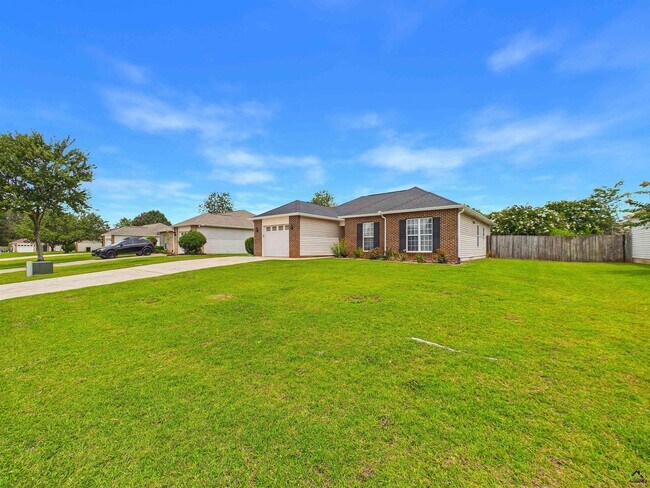 Building Photo - 324 Tyson Glen Dr