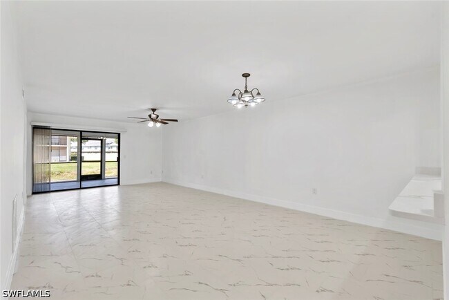 Building Photo - 151 Cypress Way E