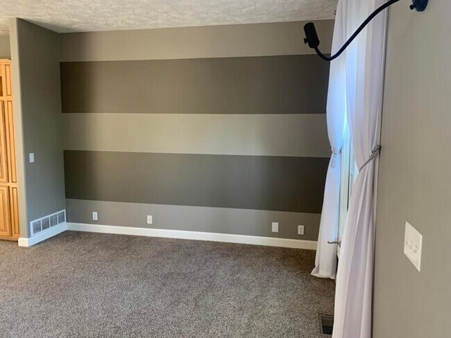 Building Photo - Home in Omaha for Rent!