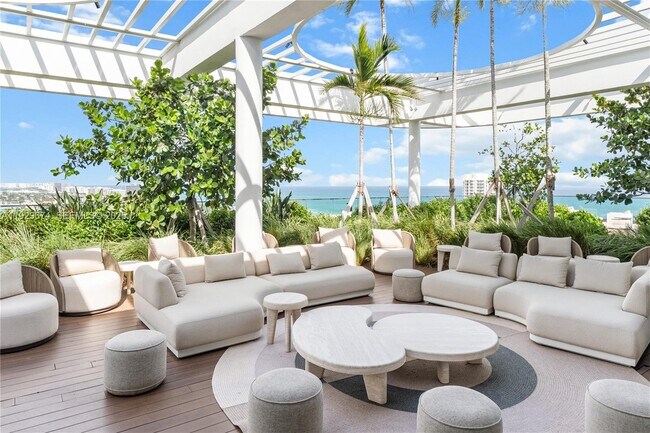 Building Photo - 580 72nd St