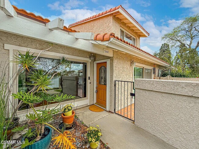 Building Photo - 560 Chapala Dr