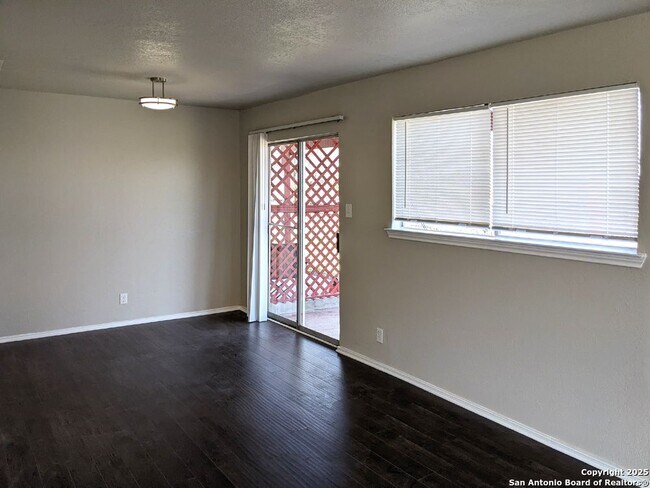 Building Photo - 5528 ALLBROOK