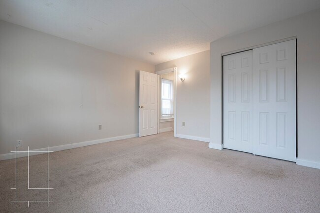 Building Photo - Single Family Home Available Now!
