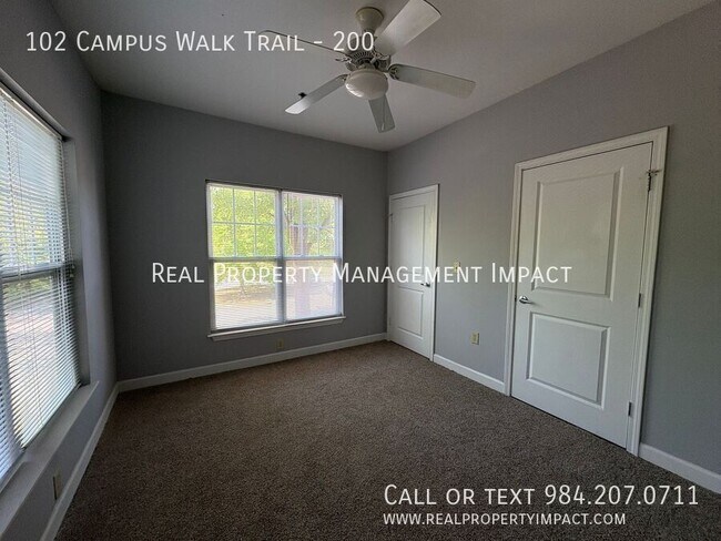 Building Photo - 102 Campus Walk Trl