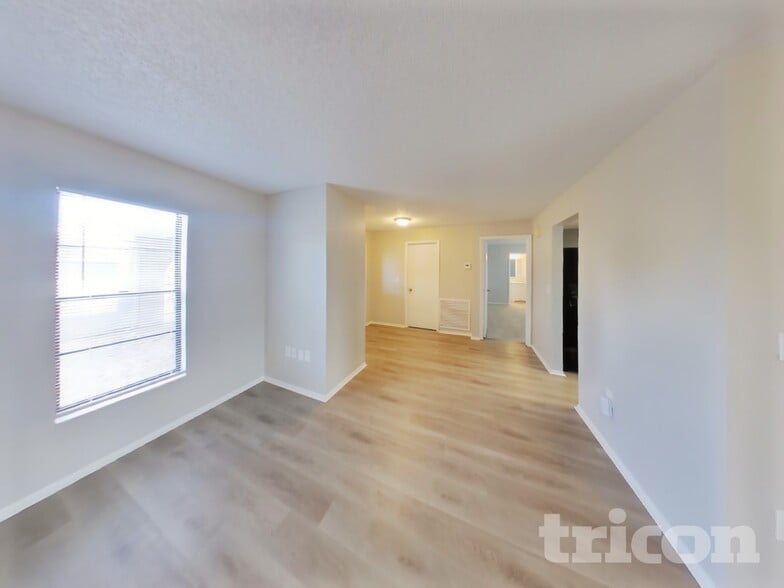 Building Photo - 2001 Deborah Dr