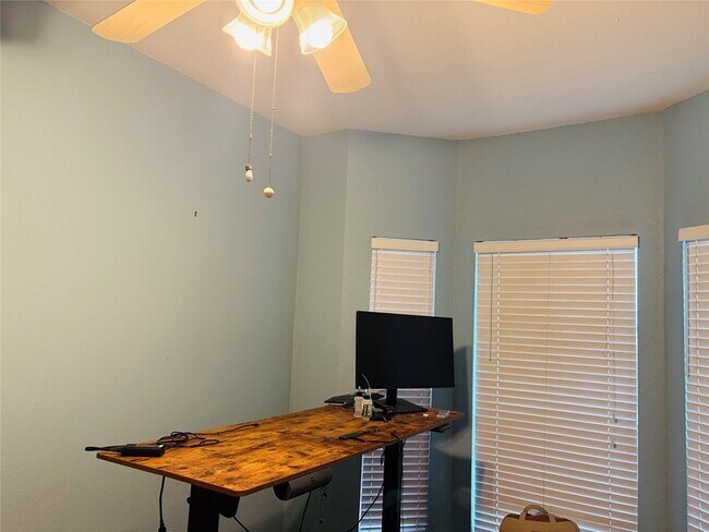 Building Photo - 1330 Old Spanish Trl