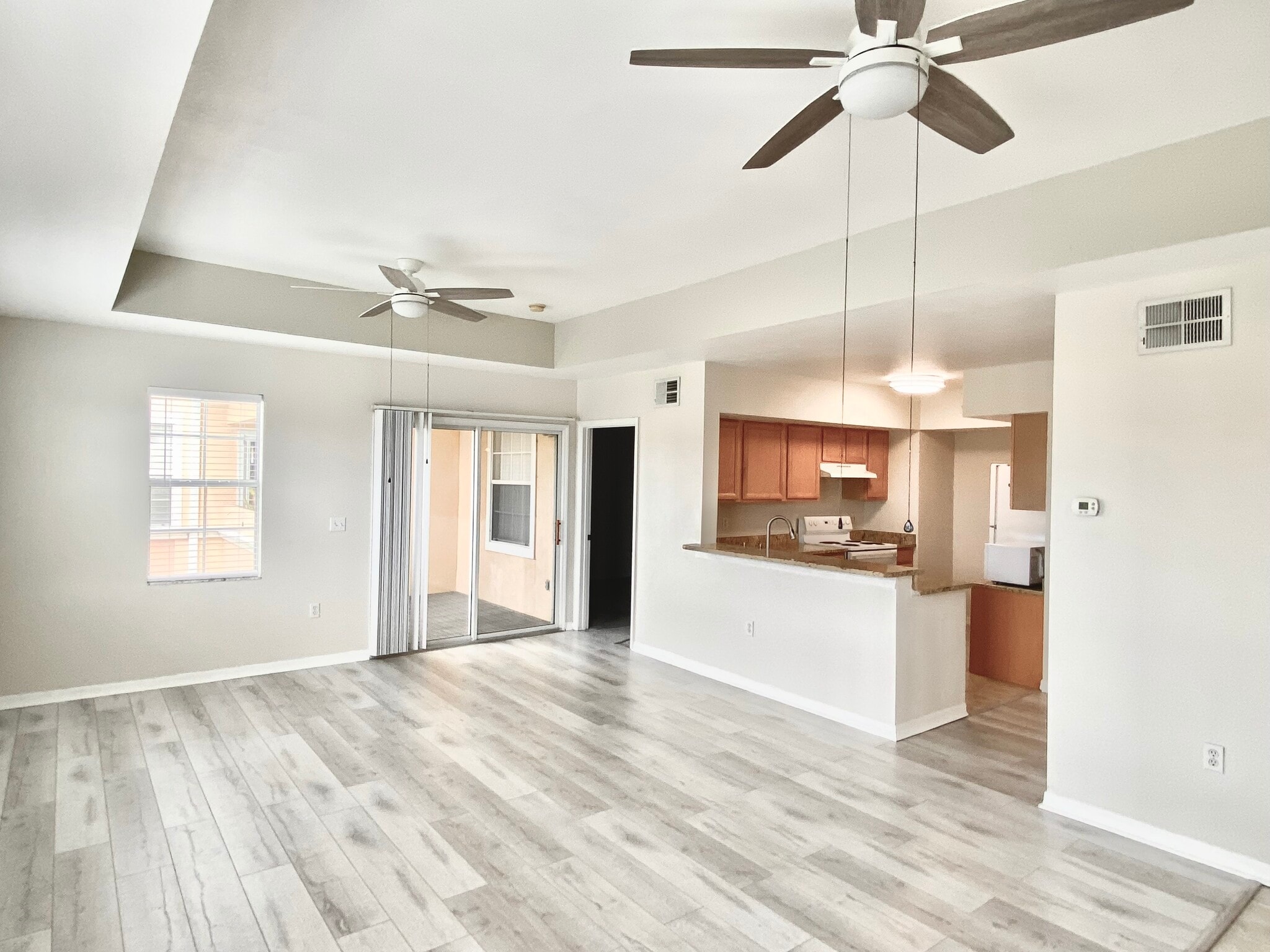 Immaculate light filled open concept living areas - 1025 Villagio Cir