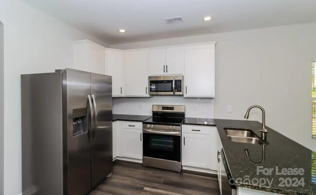 Building Photo - 1918 Commerce Dr