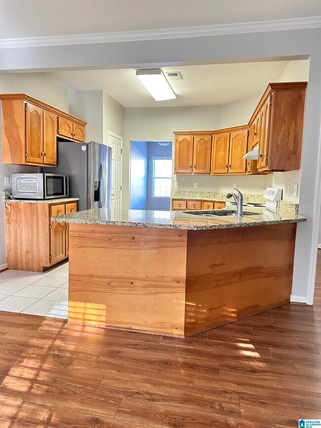 Building Photo - 525 Hackberry Ridge Cove