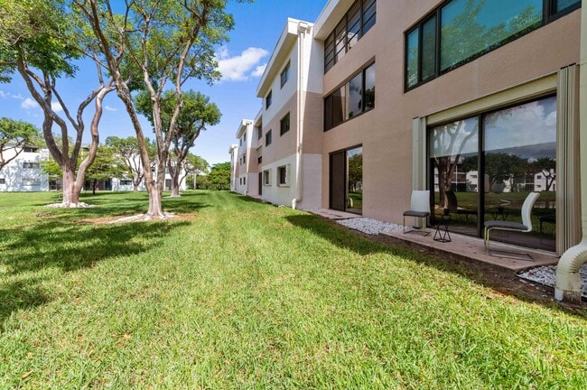 Building Photo - 15075 Witney Rd