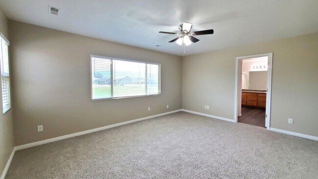 Building Photo - 2069 W 400 S